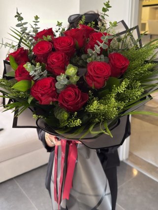 13lü kırmızı gül buketi