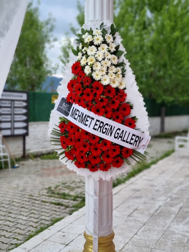 Ayaklı Çelenk, İzmir çiçek siparişi